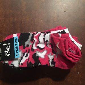 NWT 5 pack Rue 21 Pink Camouflage socks